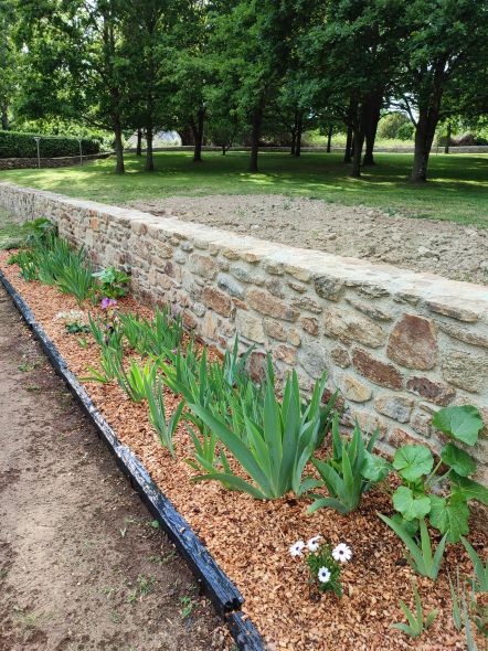 Pierres par recouvrement de mur banché